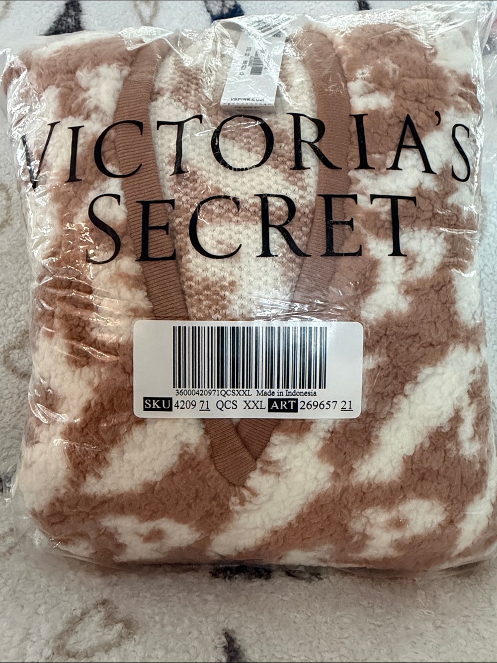 Victoria's Secret Plush Pullover Hoodie - Cream & Tan Pattern